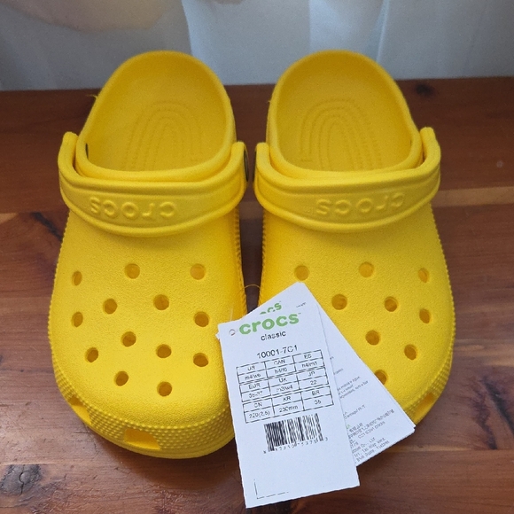 CROCS Shoes - CROCS Classic Clog - Bright Yellow